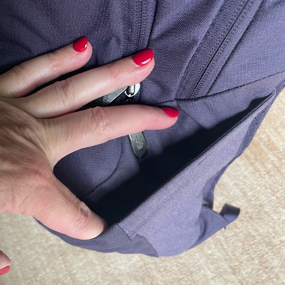 The North Face Isabella 3.0 20L Purple Backpack - Picture 9 of 12